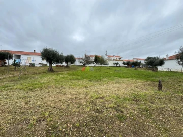 Moradia T1 para Venda em São Gregório e Santa Justa