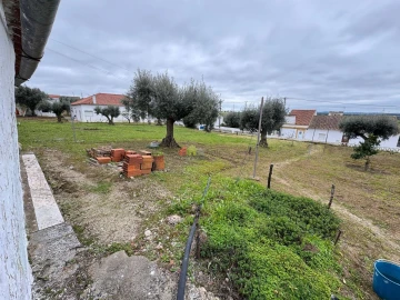 Moradia T1 para Venda em São Gregório e Santa Justa