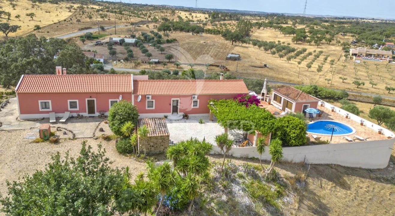 Quinta T5 para Venda em Ourique Foto 2