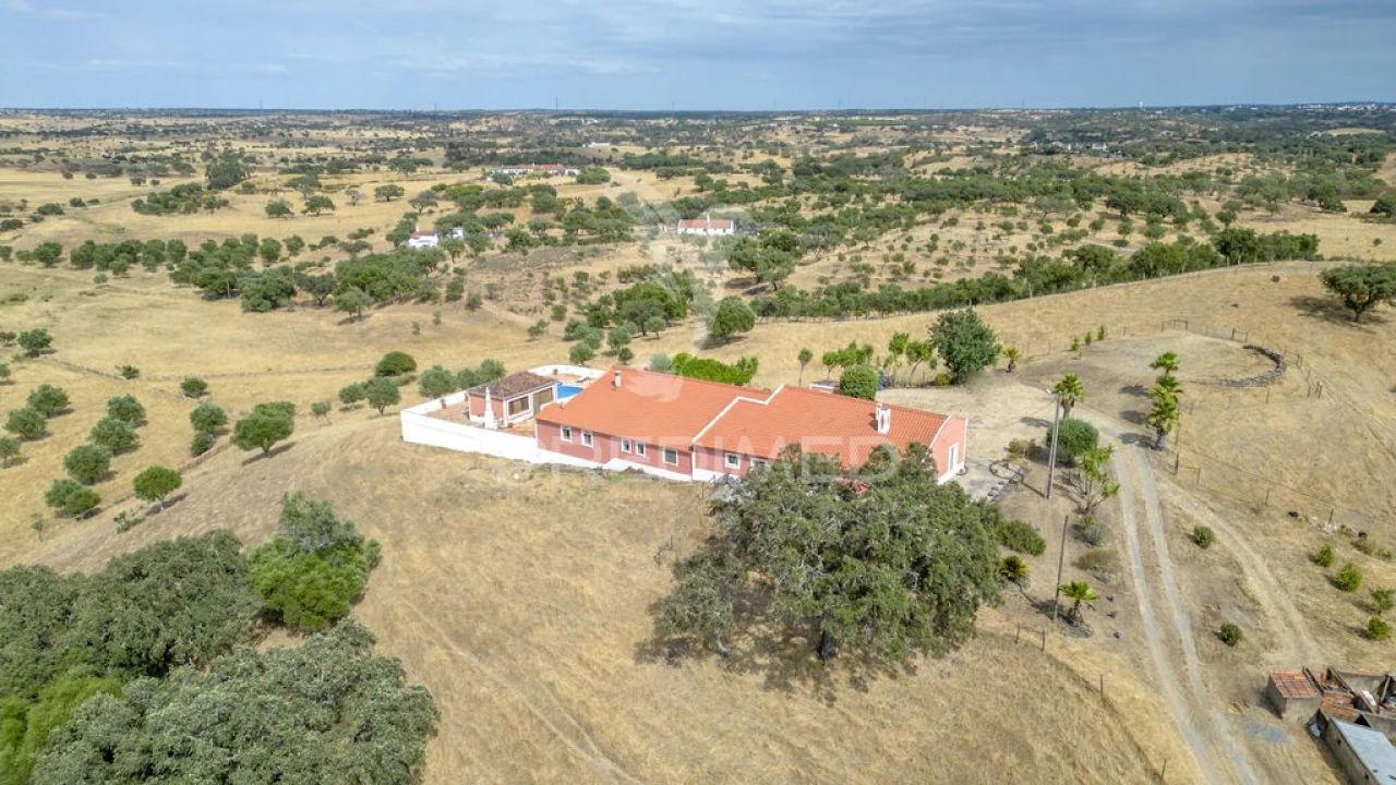 Quinta T5 para Venda em Ourique Foto 6