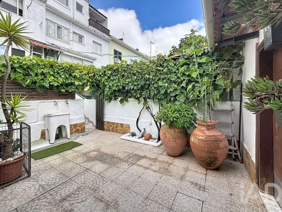 Apartamento T2 para Venda em Laranjeiro e Feijó Foto 1