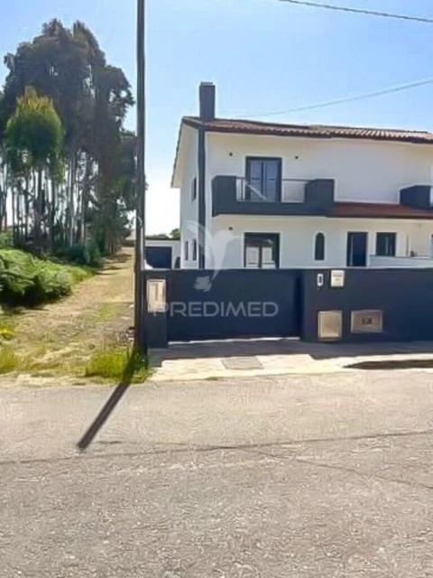 Moradia T3 para Venda em Esgueira