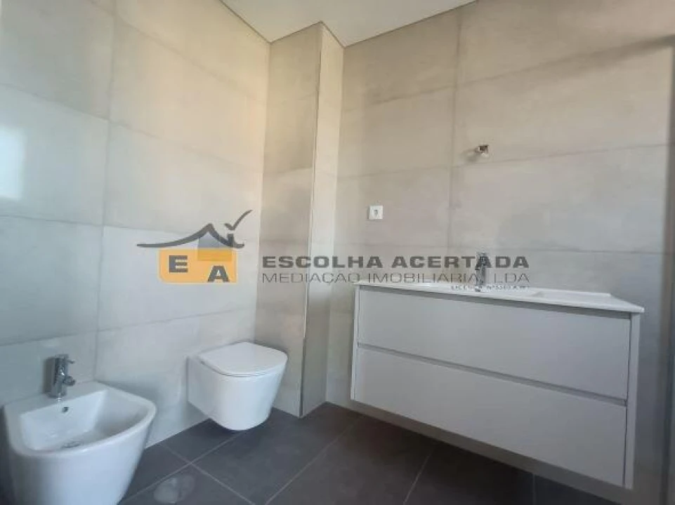 Apartamento T3 para Venda em Cedofeita, Santo Ildefonso, Sé, Miragaia, São Nicolau e Vitória Foto 9