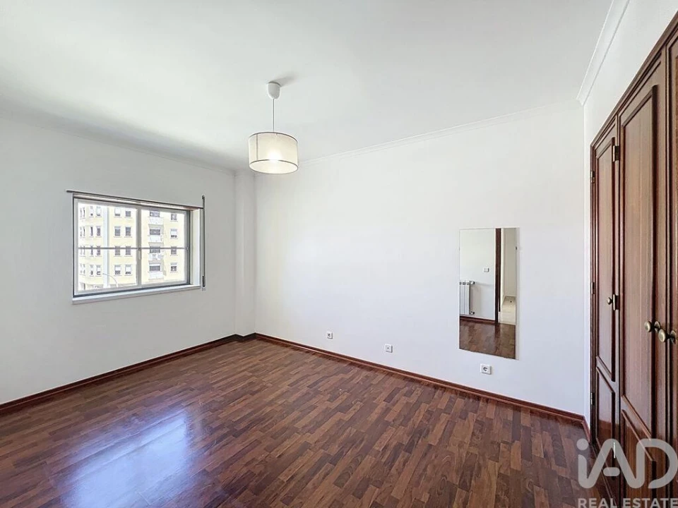 Apartamento T2 para Arrendamento em Mafra Foto 18