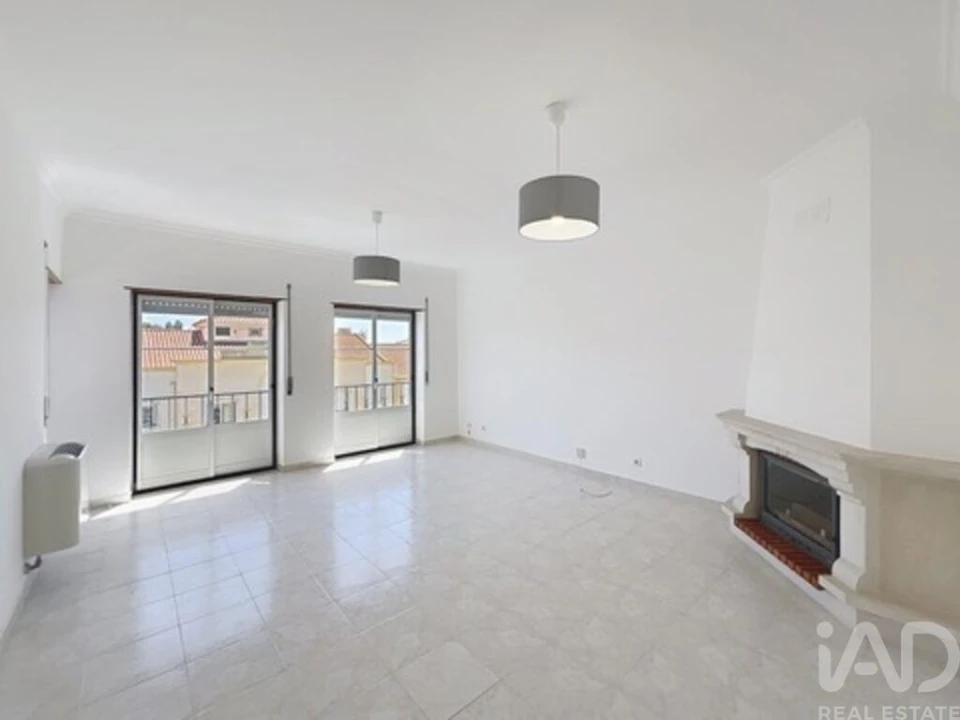 Apartamento T2 para Arrendamento em Mafra Foto 2