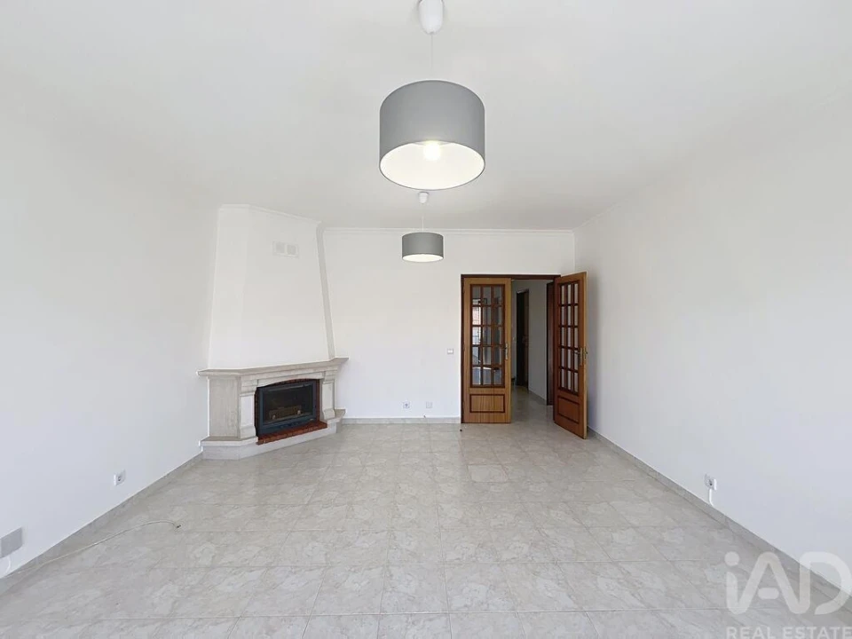 Apartamento T2 para Arrendamento em Mafra Foto 3
