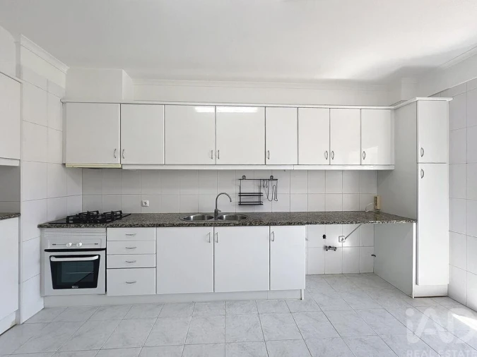 Apartamento T2 para Arrendamento em Mafra Foto 7