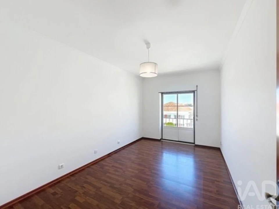Apartamento T2 para Arrendamento em Mafra Foto 21