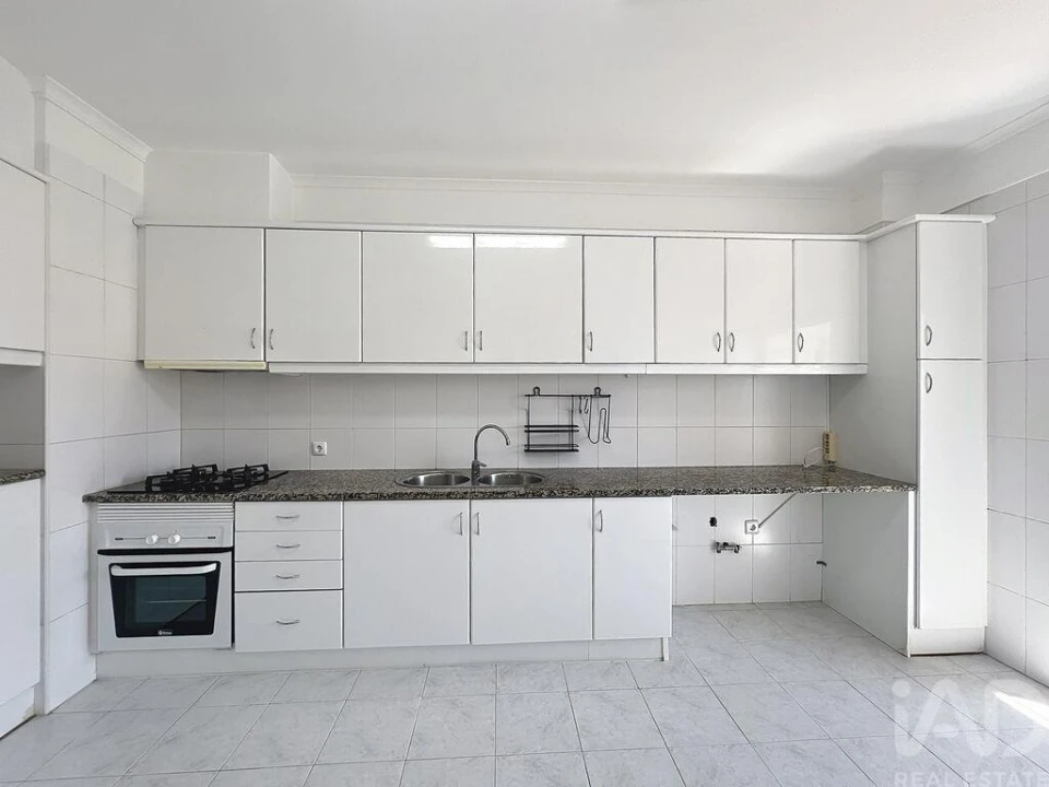 Apartamento T2 para Arrendamento em Mafra Foto 7