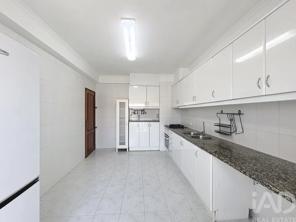 Apartamento T2 para Arrendamento em Mafra Foto 5