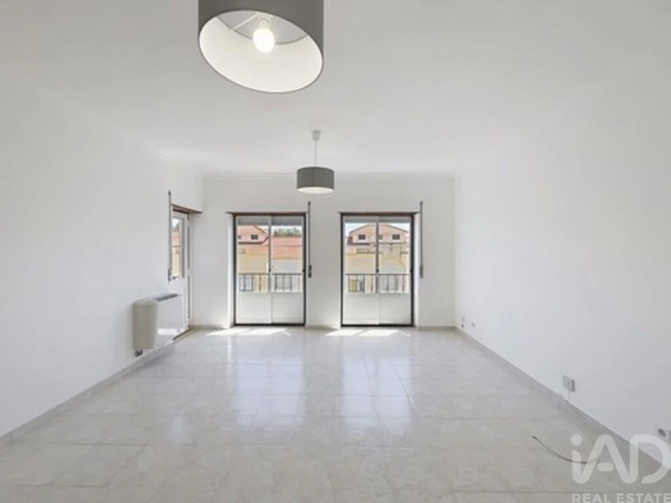 Apartamento T2 para Arrendamento em Mafra Foto 1
