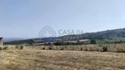 Quinta T5 para Venda em Melo e Nabais