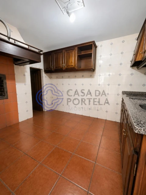 Moradia T5 para Venda em Oiã