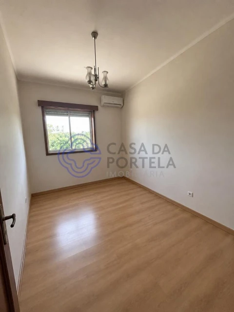 Moradia T5 para Venda em Oiã