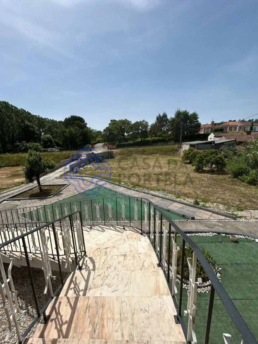 Moradia T5 para Venda em Oiã Foto 10