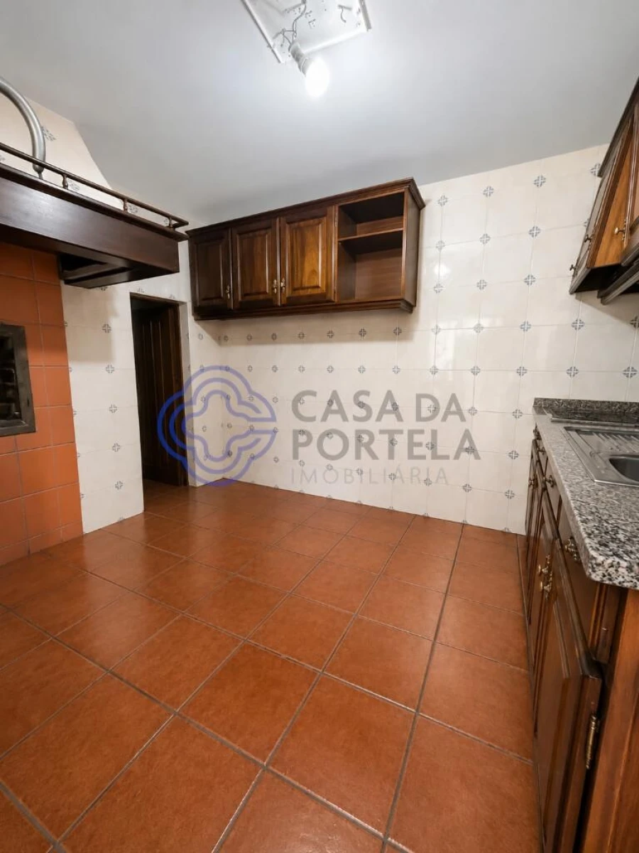 Moradia T5 para Venda em Oiã Foto 46