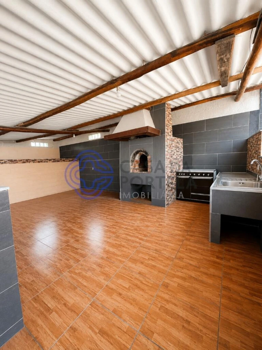 Moradia T5 para Venda em Oiã Foto 37