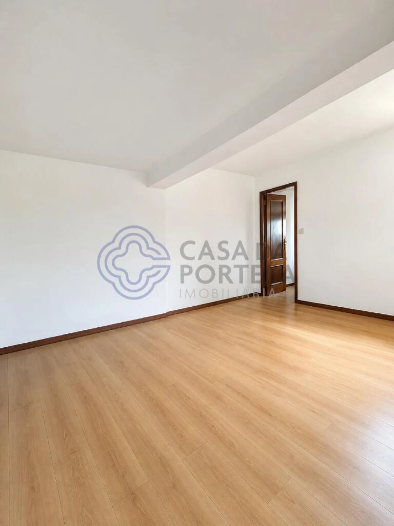 Moradia T5 para Venda em Oiã Foto 48