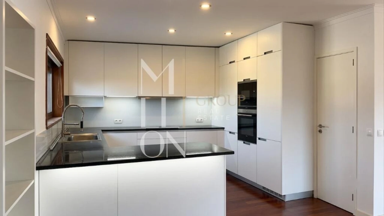 Moradia T3 para Venda em Gondarem Foto 3