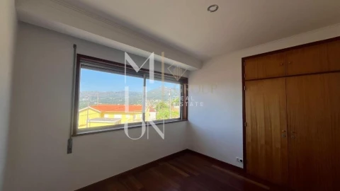 Moradia T3 para Venda em Gondarem