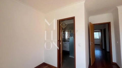 Moradia T3 para Venda em Gondarem