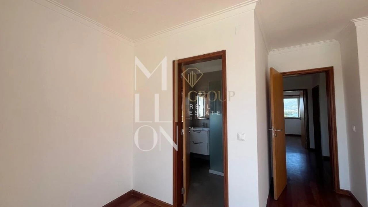 Moradia T3 para Venda em Gondarem Foto 8
