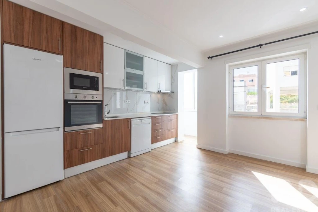 Apartamento T1 para Venda em Odivelas Foto 3