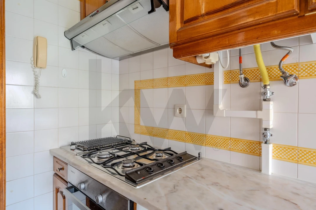Apartamento T2 para Arrendamento em Areeiro Foto 13