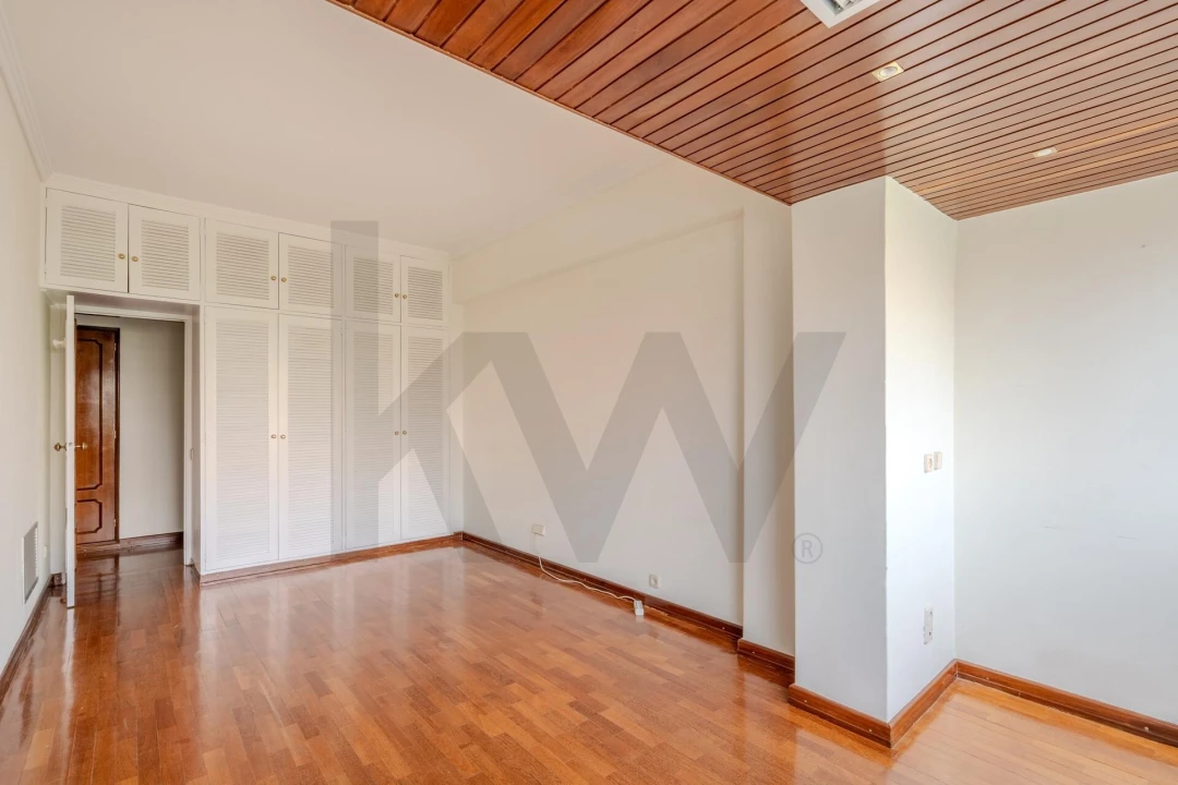 Apartamento T2 para Arrendamento em Areeiro Foto 17
