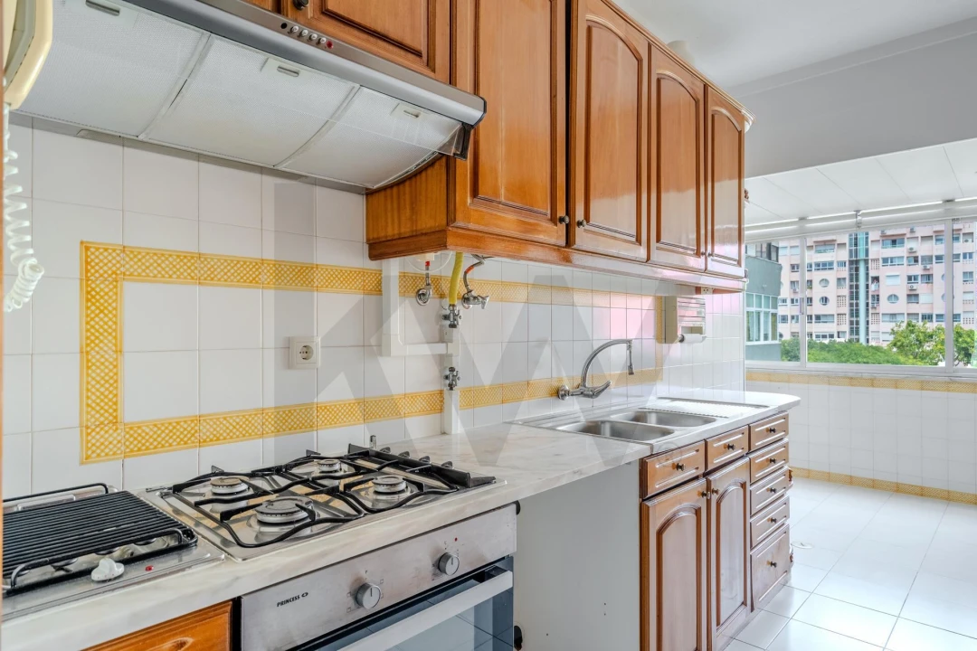 Apartamento T2 para Arrendamento em Areeiro Foto 9