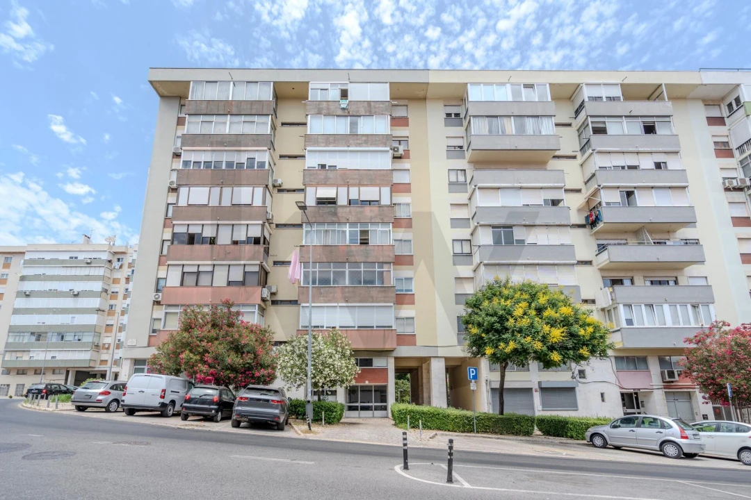 Apartamento T2 para Arrendamento em Areeiro Foto 1