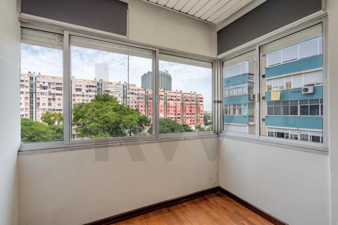 Apartamento T2 para Arrendamento em Areeiro Foto 21