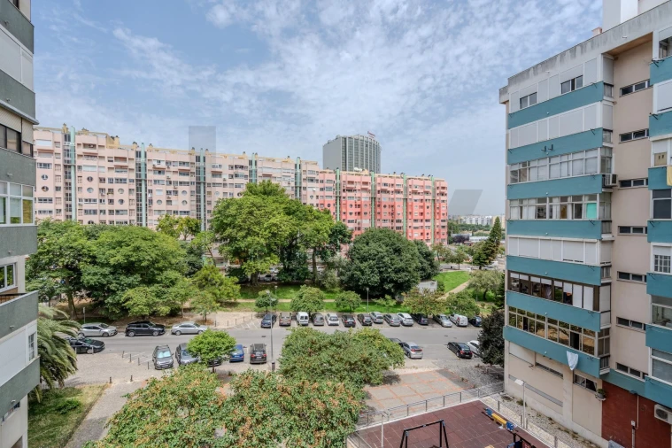 Apartamento T2 para Arrendamento em Areeiro Foto 25