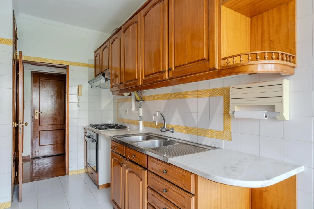 Apartamento T2 para Arrendamento em Areeiro Foto 8