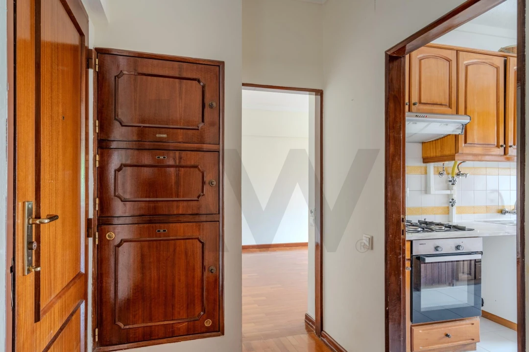 Apartamento T2 para Arrendamento em Areeiro Foto 6