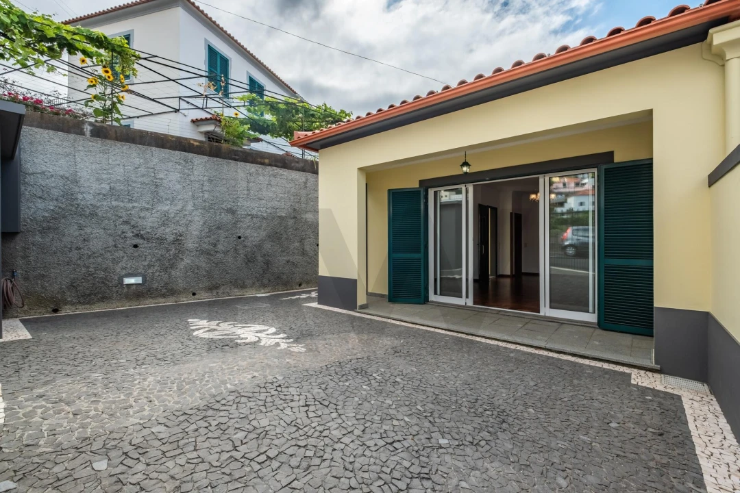 Moradia T2 para Venda em São Roque Foto 28