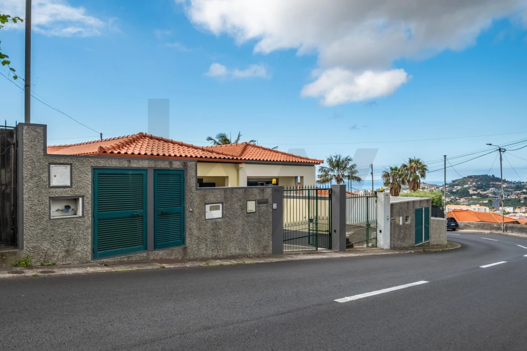 Moradia T2 para Venda em São Roque Foto 26