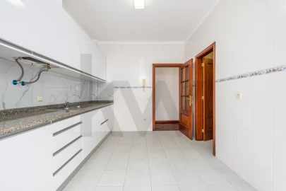 Moradia T2 para Venda em São Roque