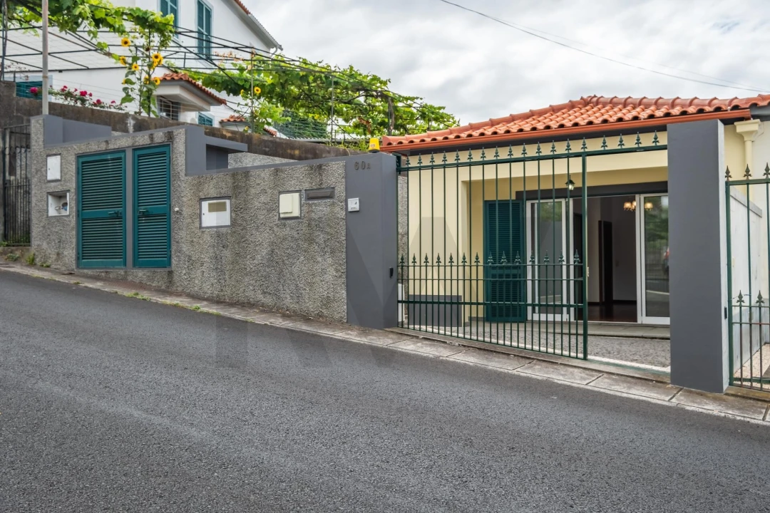 Moradia T2 para Venda em São Roque Foto 27
