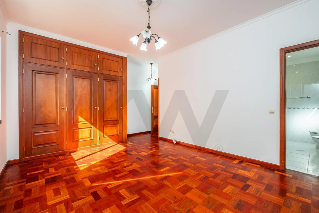 Moradia T2 para Venda em São Roque Foto 58