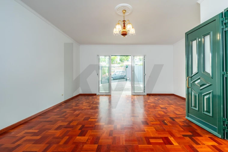 Moradia T2 para Venda em São Roque Foto 44