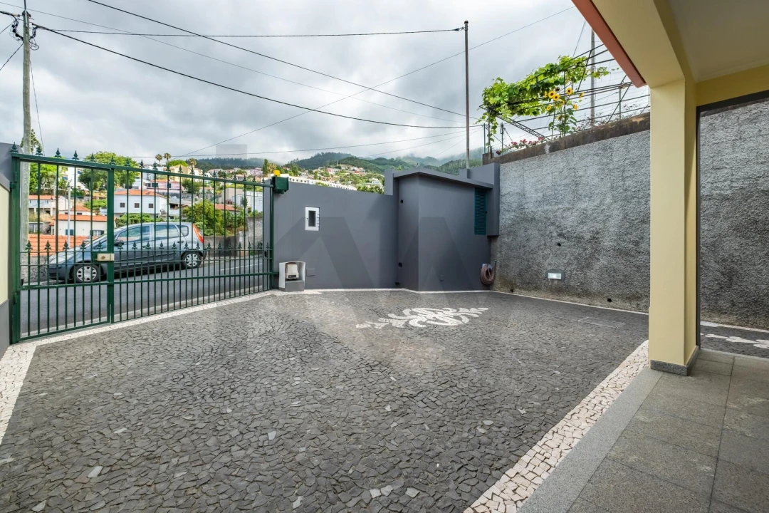 Moradia T2 para Venda em São Roque Foto 29