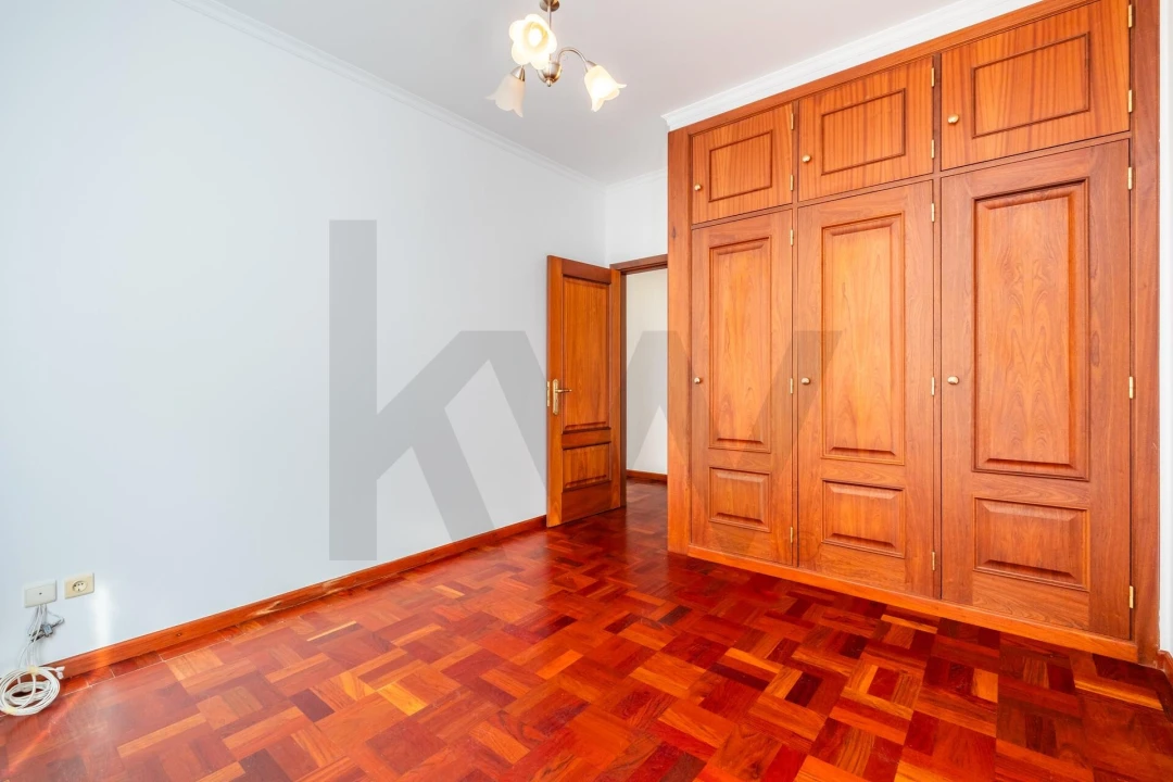Moradia T2 para Venda em São Roque Foto 57