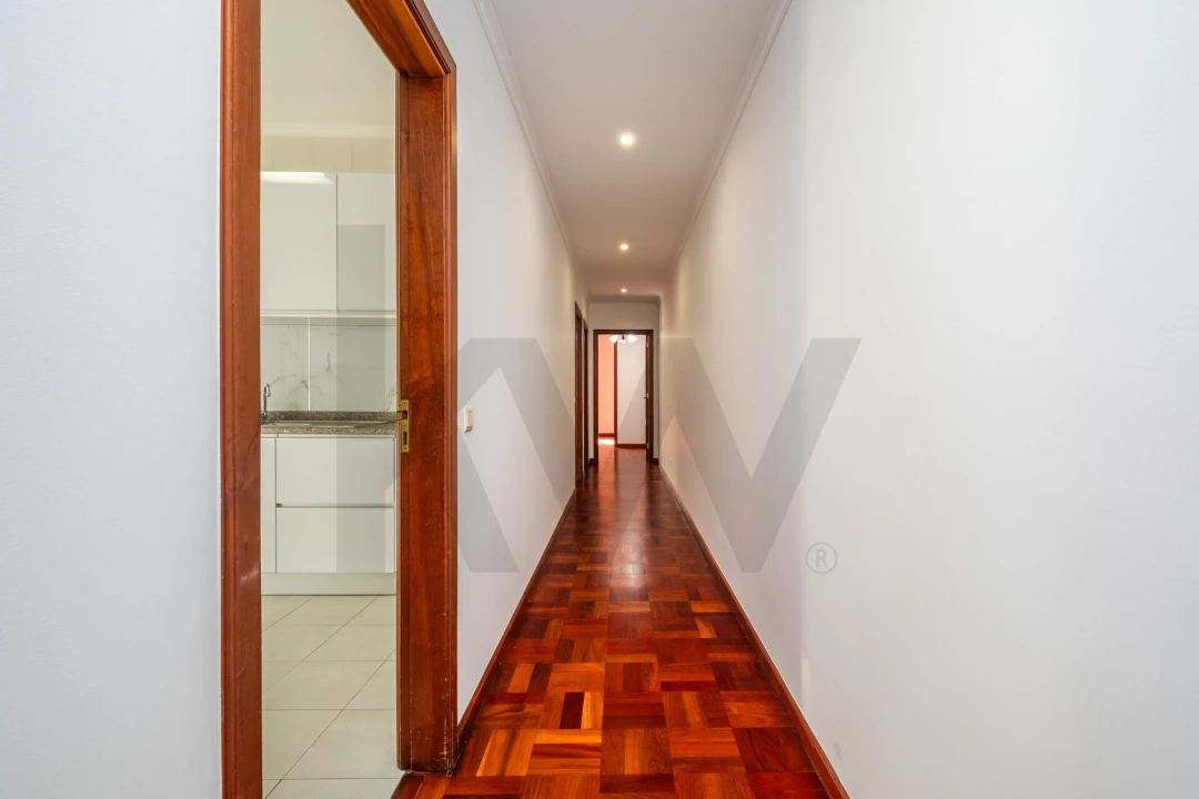 Moradia T2 para Venda em São Roque Foto 52