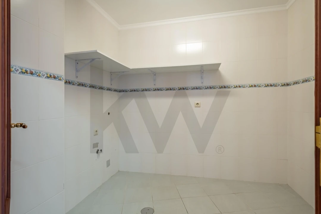 Moradia T2 para Venda em São Roque Foto 51