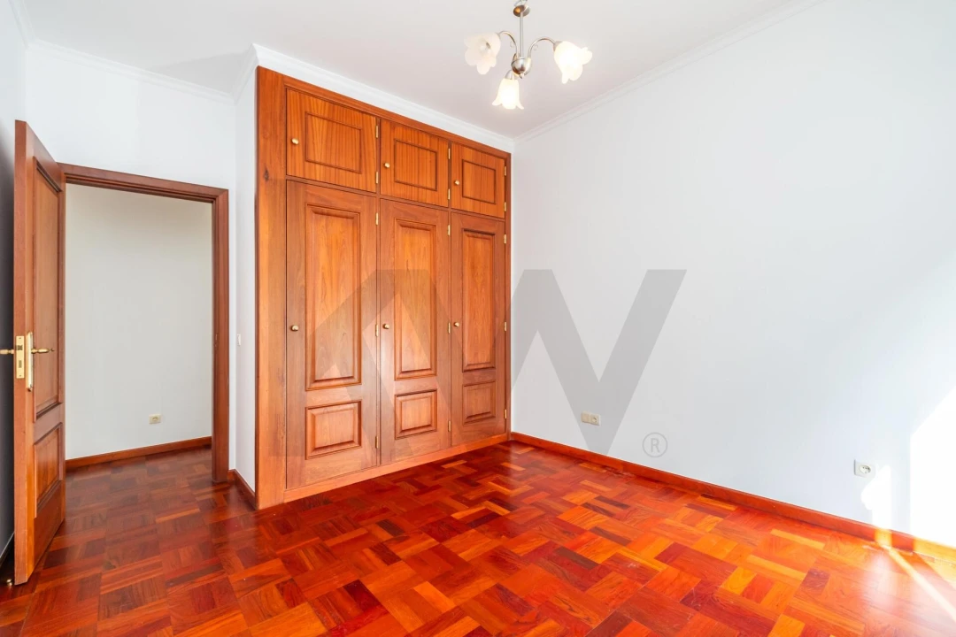 Moradia T2 para Venda em São Roque Foto 56