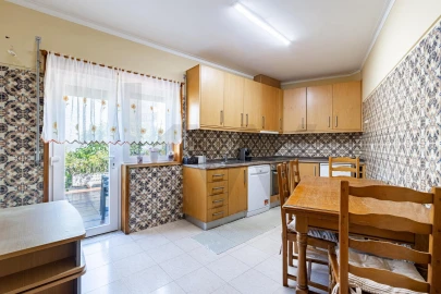 Moradia T6 para Venda em Pedroso e Seixezelo