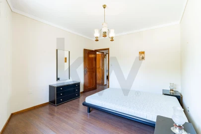 Moradia T6 para Venda em Pedroso e Seixezelo