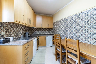Moradia T6 para Venda em Pedroso e Seixezelo