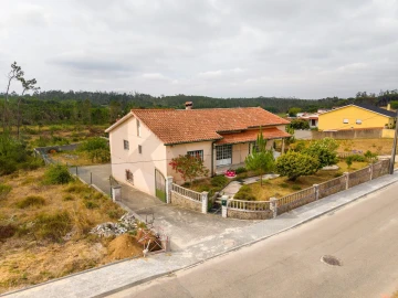 Moradia T4 para Venda em Maceira